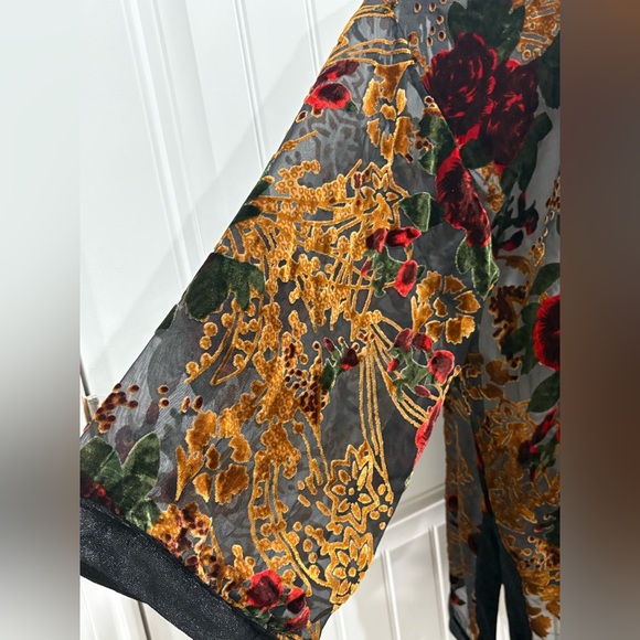 Baltic Born Velvet Kimono with Floral Design Size L/XL - Picture 5 of 10